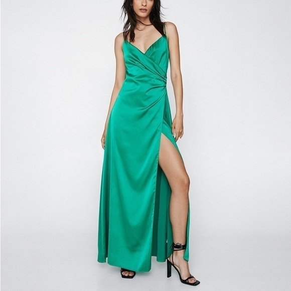 Nasty Gal Satin V Neck Slit Side Maxi Dress Green Size 8 NWT - Picture 3 of 9
